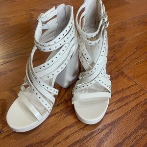 Size 8  Vince Camuto strappy sandals